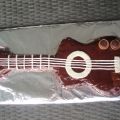 Gâteau au chocolat en forme de guitare[...]
