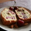 Cake aux cerises bigarreaux et aux amandes,[...]