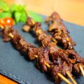 B124 - BROCHETTES DE BOEUF GRILLE AU SATAY