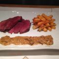 rôti de kangourou fumé au foin et sa sauce aux[...]
