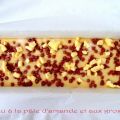 Gâteau à la pâte d'amande et aux groseilles