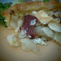 Tarte aux oignons, chèvre et magret de canard
