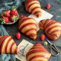 Le croissant bicolore à la fraise