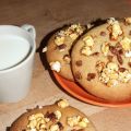 Caramel corn and pecan cookies
