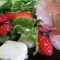 Salade verte avec fraises, féta et speck de[...]