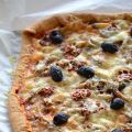 Pizza aux échalotes confites et tomates séchées[...]