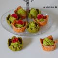 Tartelettes garnies de crème d