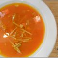 Soupe poulet et nouilles au jus de carotte