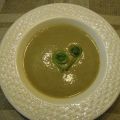 Soupe vert émeraude aux crosses de fougère