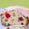 Gâteau aux fruits, glacé au fromage à la crème
