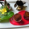Café gourmand avec granité au café et tiramisu[...]