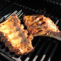 Côtes levées dans la mijoteuse avant le grill