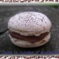Macarons nature et ganache au chocolat au lait,[...]
