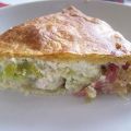 Plat: tourte poulet, bacon, poireaux, crème et[...]