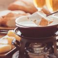 Fondue savoyarde (comté, beaufort, emmental)