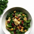Salade de kale, poulet et quinoa / Kale,[...]