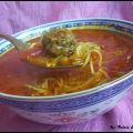 Soupe aux vermicelles, petits pois et boulettes[...]