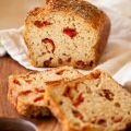 Cake aux tomates séchées et aux amandes