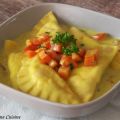 Les raviolis au poulet à la sauce au coco/curry