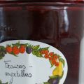 Confiture fraise-myrtille