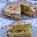 Gâteau au yaourt, pommes et caramel au beurre[...]