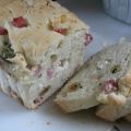 Pain aux olives, jambon et féta