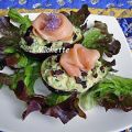 Avocat garni au crabe et crevette, salade,[...]