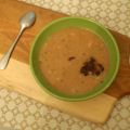{ Soupe } Potage aux girolles et lardons fumés.