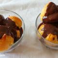 Profiteroles (puffs with vanilla ice cream and[...]