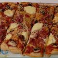 Pizza reine : jambon-champignons-mozzarella,[...]