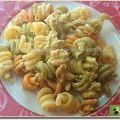 Pâtes colorées, sauce parfumée à la moutarde et[...]