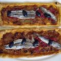 Pissaladière aux anchois au sel et piquillos