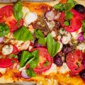  Pizza aux tomates et basilic aux allures[...]