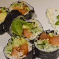 Maki aux pépites de saumon et basilic de[...]