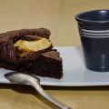Fondant au chocolat avec des pommes entières