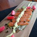 Gravlax de saumon, sauce moutarde et aneth
