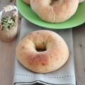 Pain anneau à la cardamome et anis vert