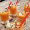 Verrines de velouté de potiron et poires aux[...]