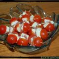 Mini brochettes tomate cerise et mozzarella,[...]