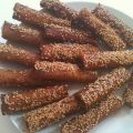 Les cigares aux amandes trempés dans le miel