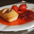 Financier à la fraise et sa compotée au miel