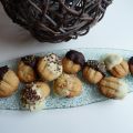 Biscuits en formes de pattes de chats au[...]