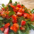 Salade de tomates, poivrons et pêches