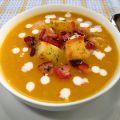 Potage de courge aux pommes et carottes