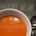 Potage aux tomates, haricots blancs et romarin