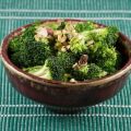 Salade de brocoli cru, parfum boisé, Recette[...]