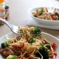 Nouilles sautées au poulet et au brocoli