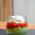 Verrines avocat, poivron, crème fouettée