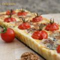 Quiche au roquefort, noix et tomates cerises