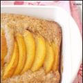 Gâteau vanillé aux pêches et à la purée d